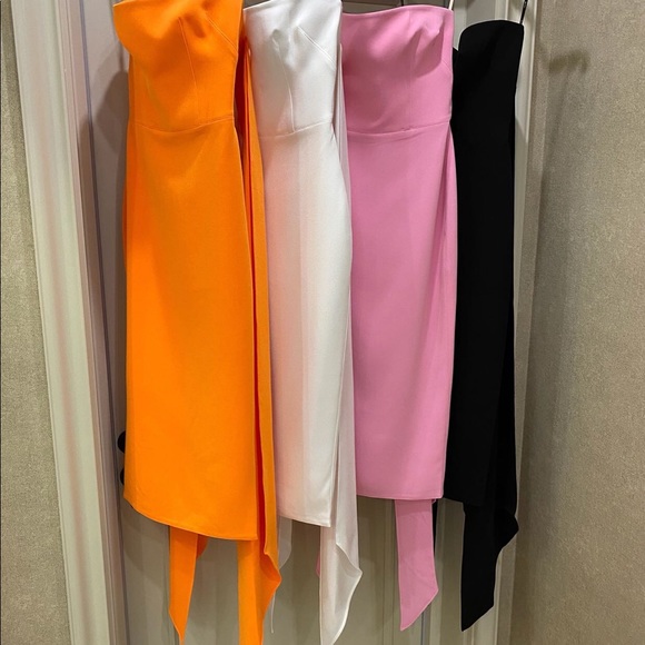 Alex Perry - Picture 7 of 9